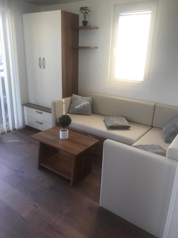 Floating House Varoni Pula Bagian luar foto